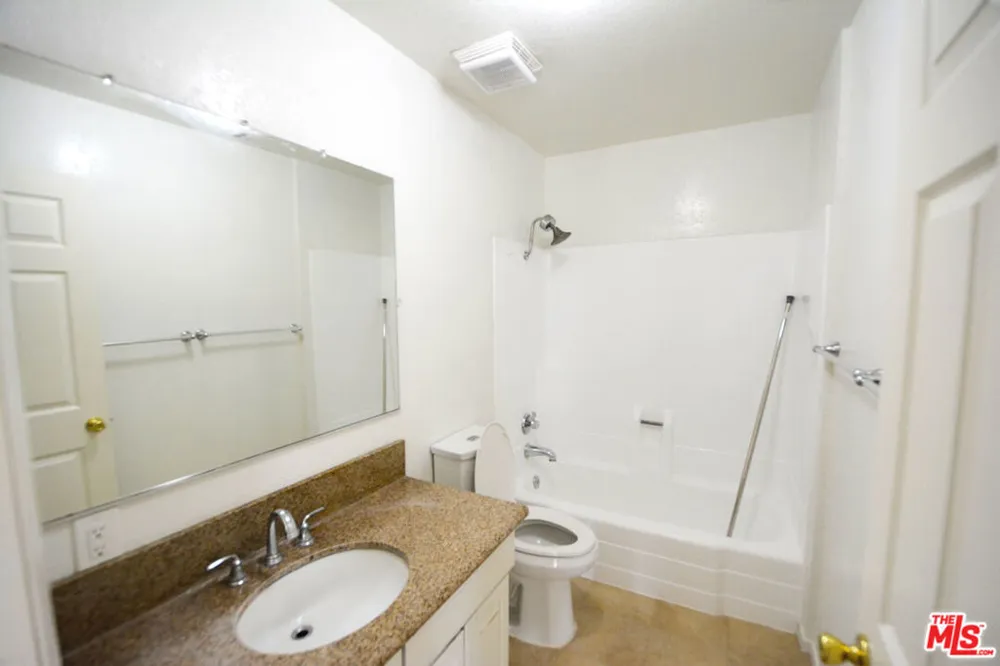 3630 2nd Avenue Glendale, CA 91214