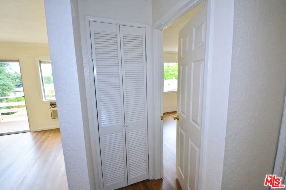 3630 2nd Avenue Glendale, CA 91214