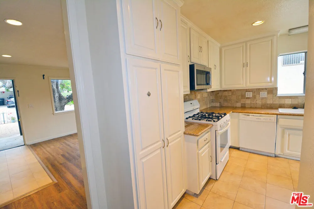 3630 2nd Avenue Glendale, CA 91214