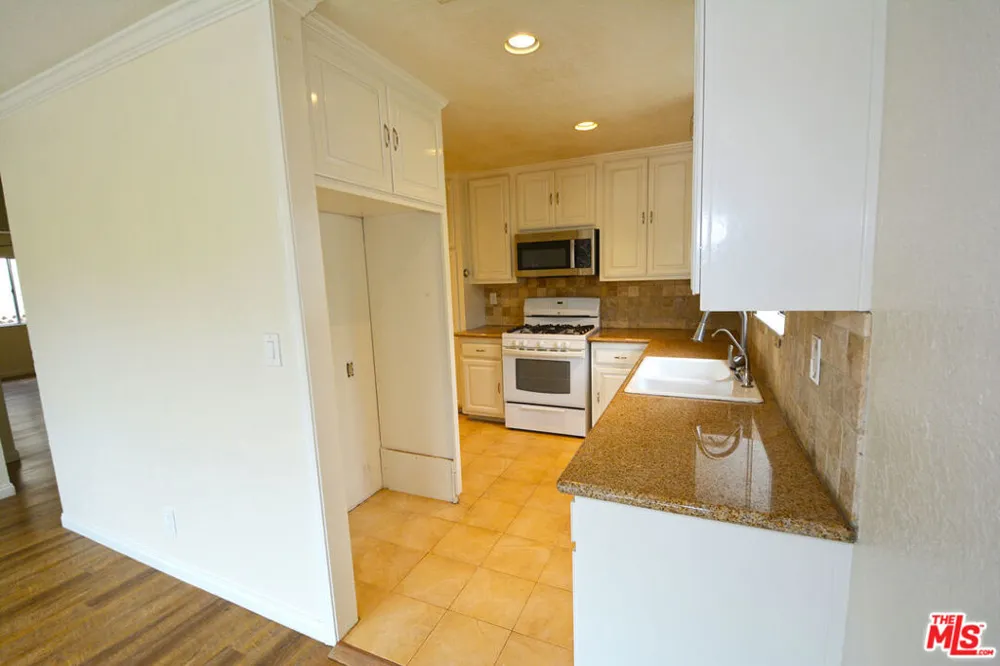 3630 2nd Avenue Glendale, CA 91214