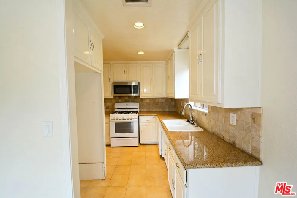 3630 2nd Avenue Glendale, CA 91214