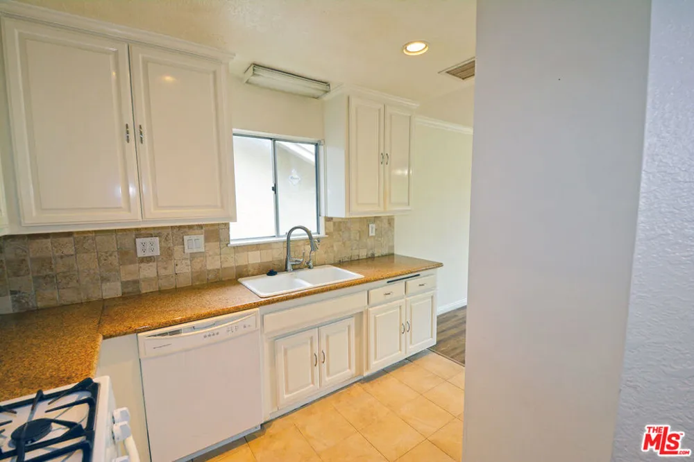 3630 2nd Avenue Glendale, CA 91214