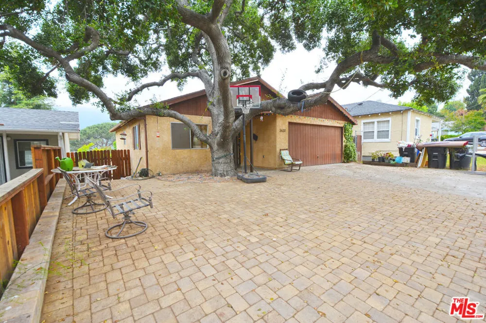 3630 2nd Avenue Glendale, CA 91214