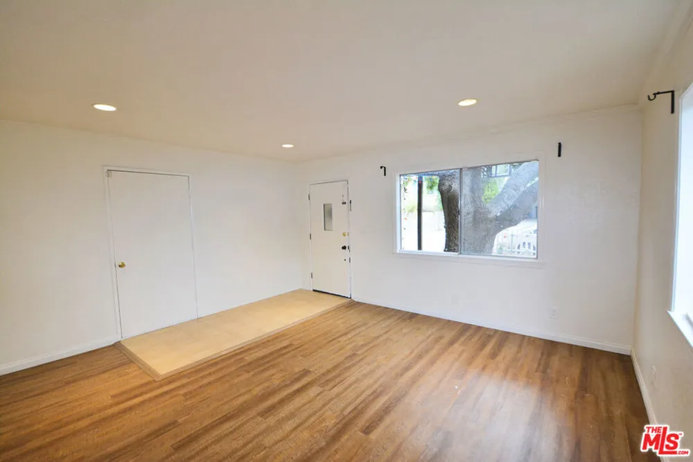 3630 2nd Avenue Glendale, CA 91214