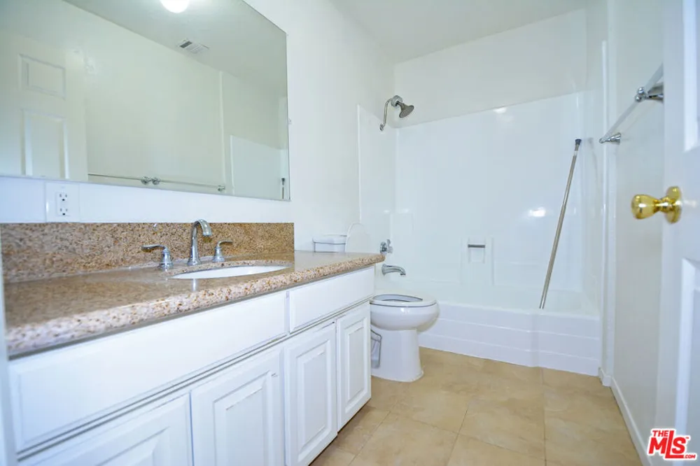 3630 2nd Avenue Glendale, CA 91214