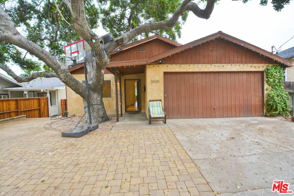 3630 2nd Avenue Glendale, CA 91214