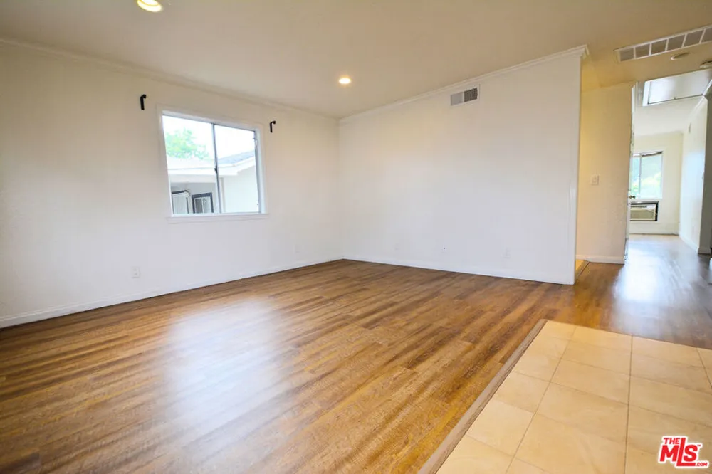 3630 2nd Avenue Glendale, CA 91214