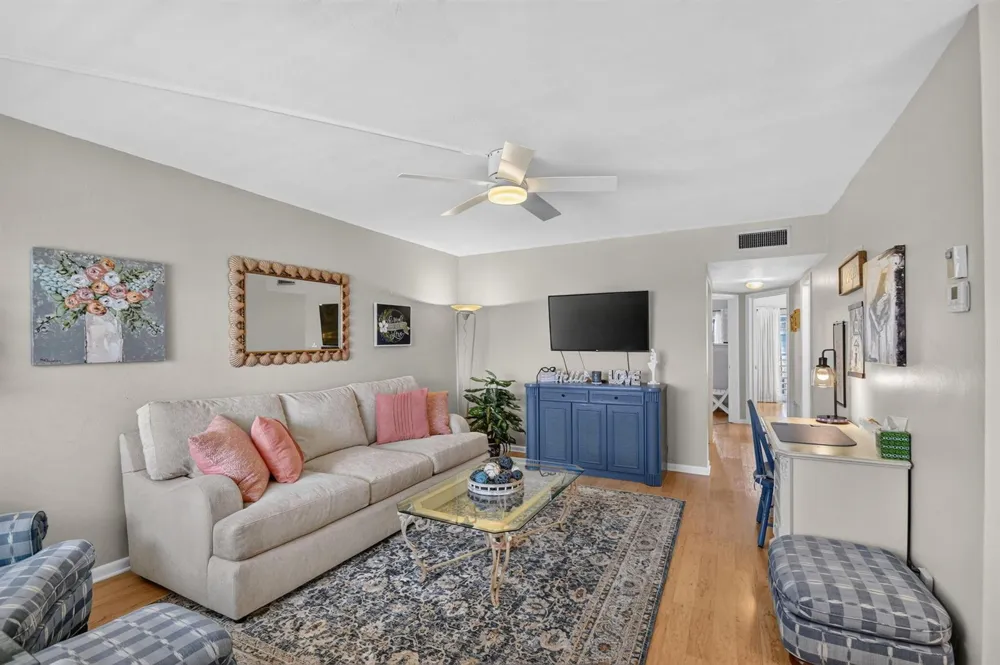 2880 LAKE OSBORNE DRIVE #203 