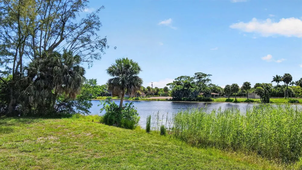 2880 LAKE OSBORNE DRIVE #203 
