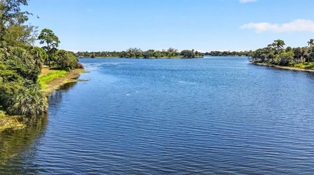 2880 LAKE OSBORNE DRIVE #203 