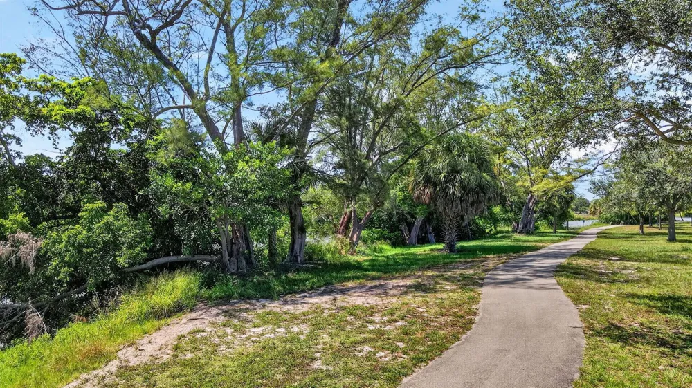 2880 LAKE OSBORNE DRIVE #203 