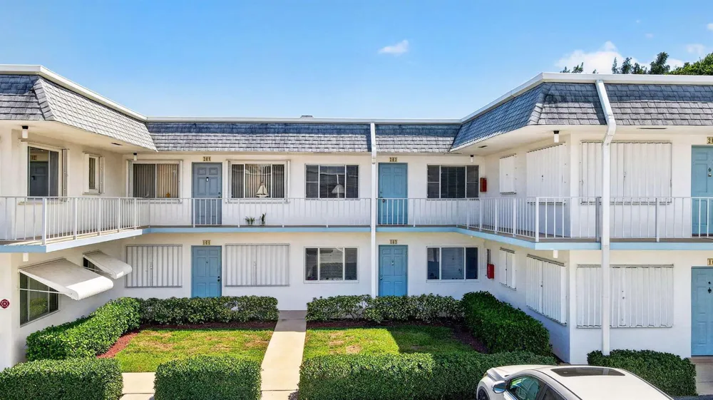 2880 LAKE OSBORNE DRIVE #203 