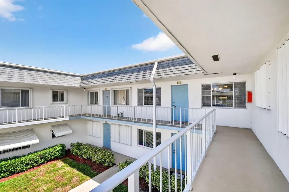 2880 LAKE OSBORNE DRIVE #203 