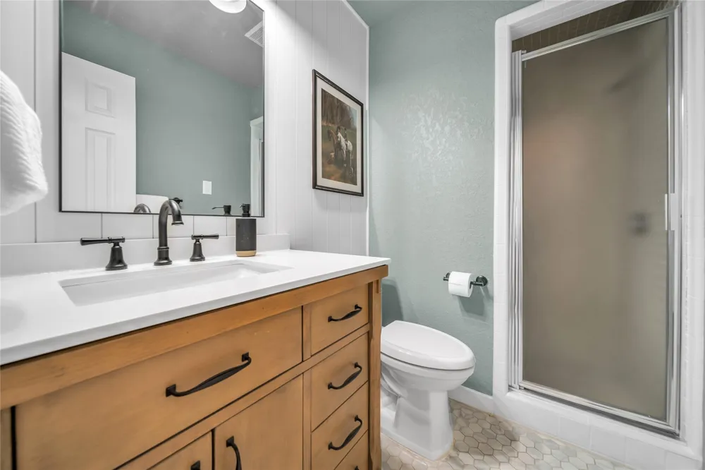 1254 Whispering Oaks Drive DeSoto, TX 75115