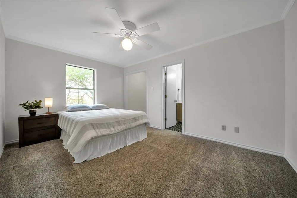 1254 Whispering Oaks Drive DeSoto, TX 75115