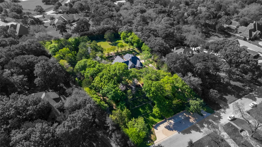 1254 Whispering Oaks Drive DeSoto, TX 75115