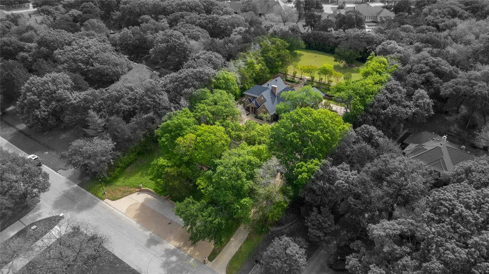 1254 Whispering Oaks Drive DeSoto, TX 75115