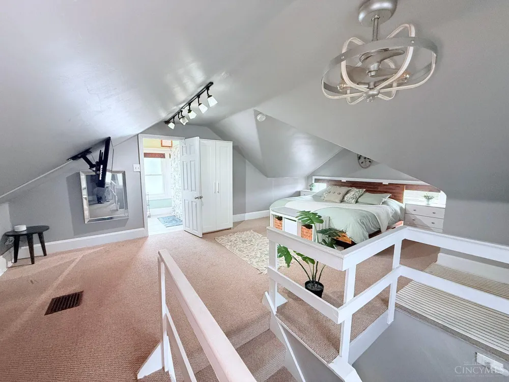 1610 Clarewood Avenue Cincinnati, OH 45207