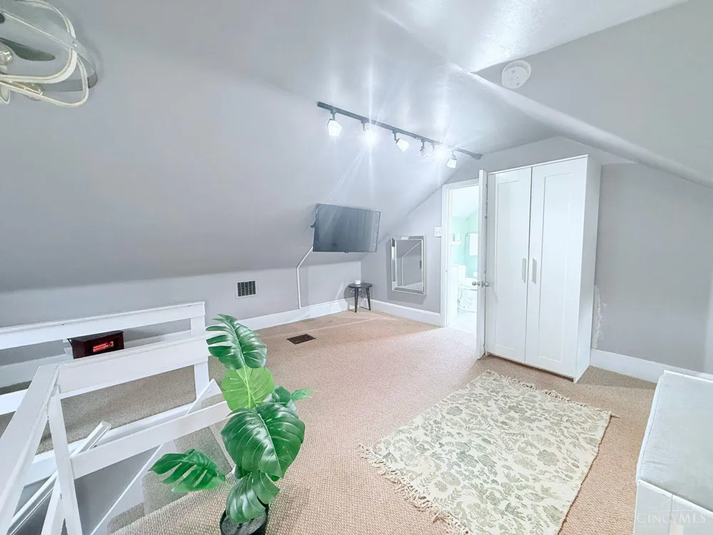 1610 Clarewood Avenue Cincinnati, OH 45207