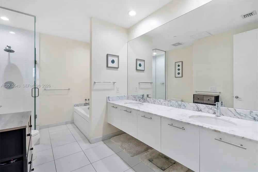55 SE 6th St #4305 Miami, FL 33131