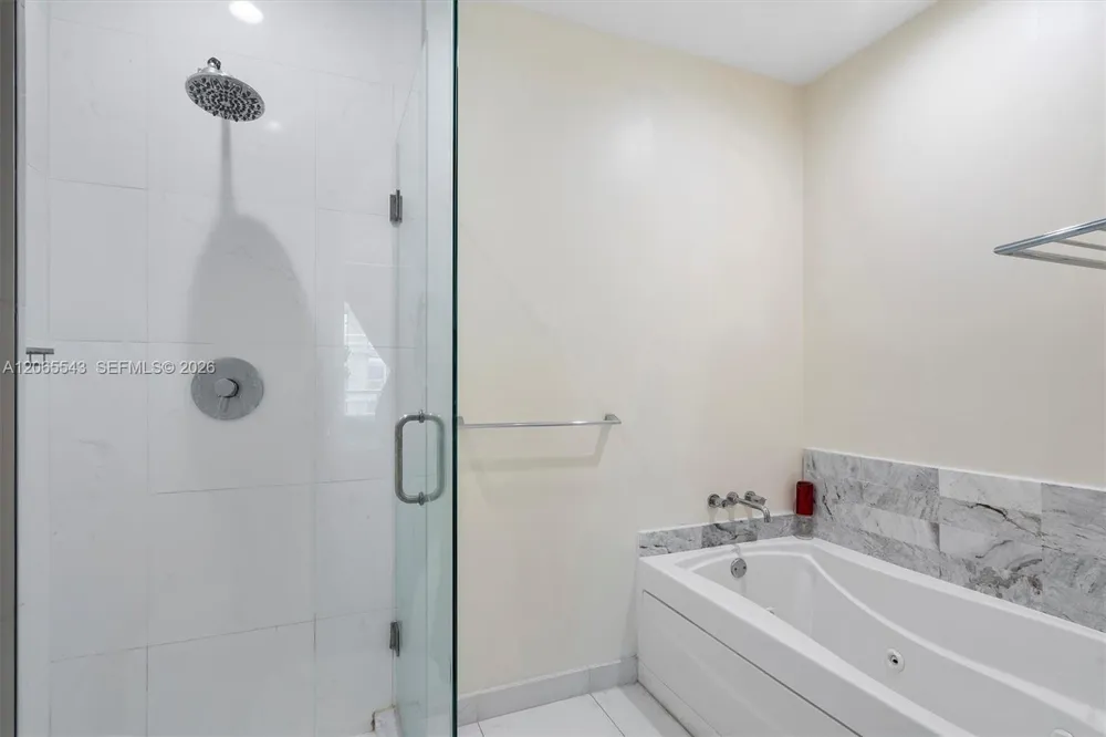 55 SE 6th St #4305 Miami, FL 33131