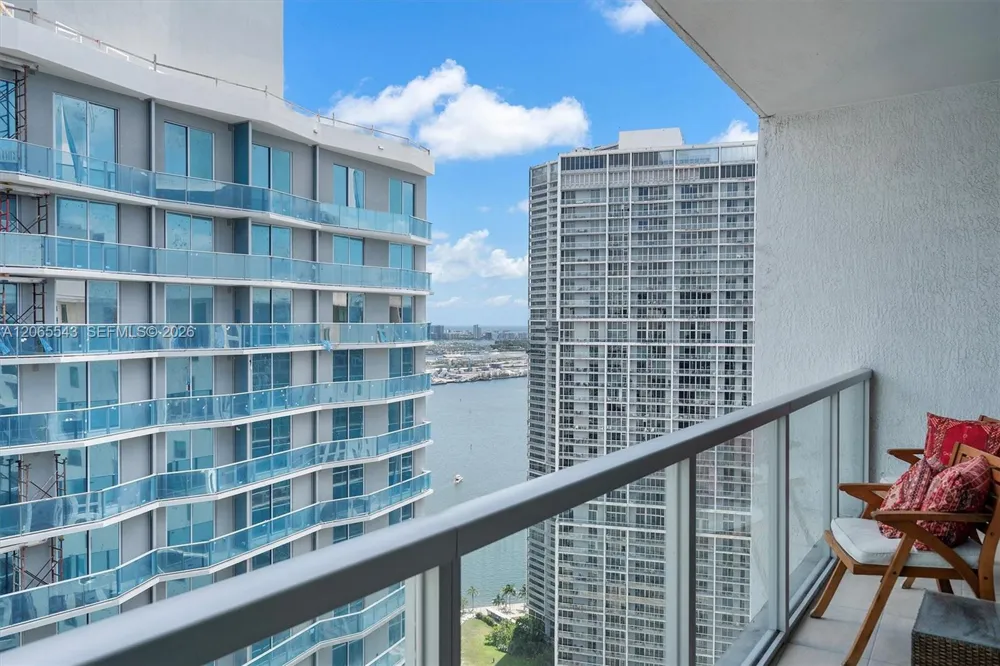 55 SE 6th St #4305 Miami, FL 33131