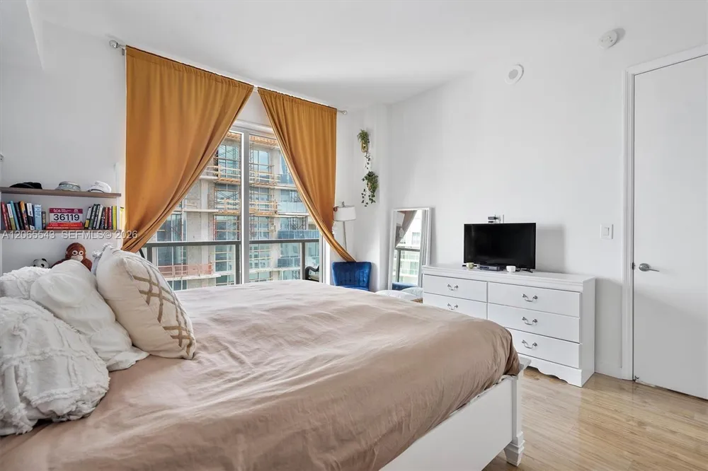 55 SE 6th St #4305 Miami, FL 33131