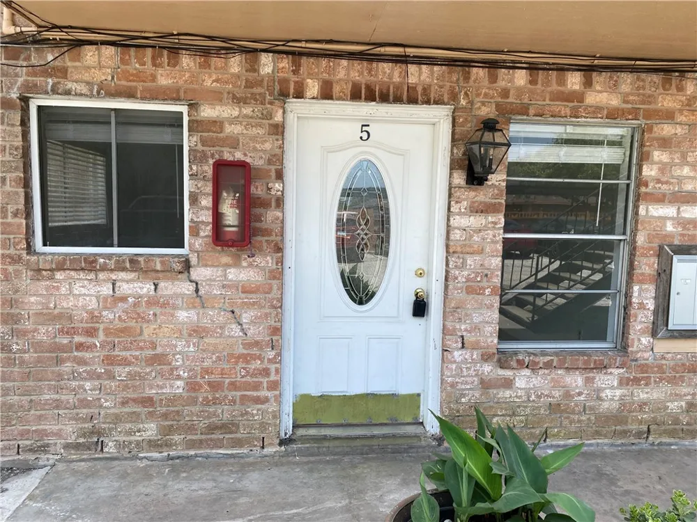 1004 Austin Street #5 Portland, TX 78374