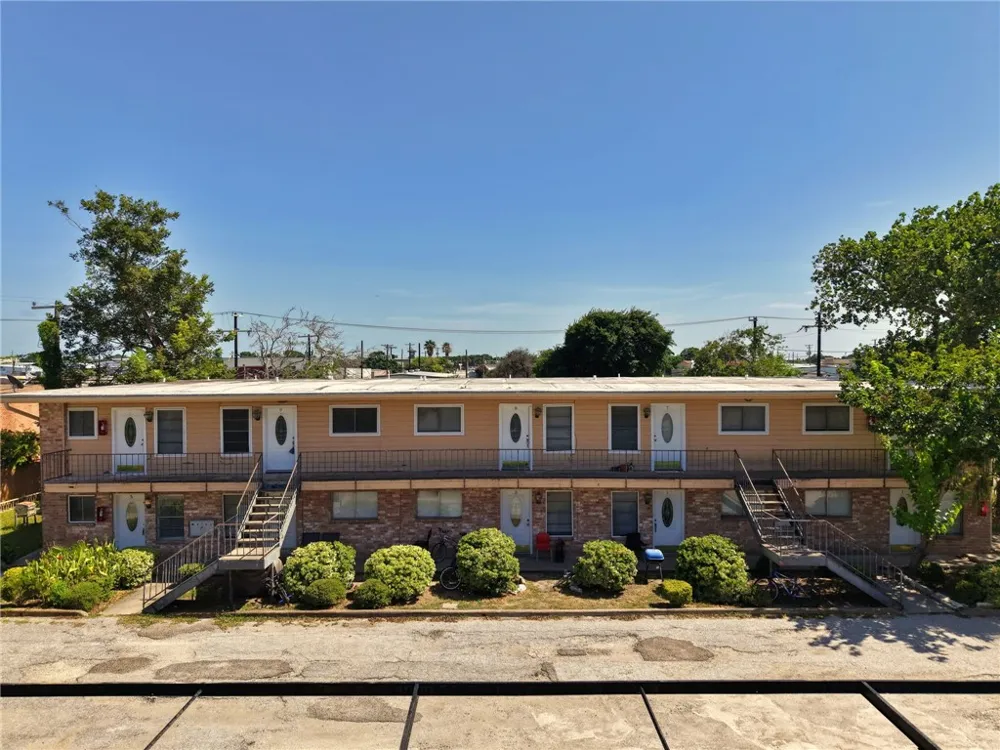 1004 Austin Street #5 Portland, TX 78374