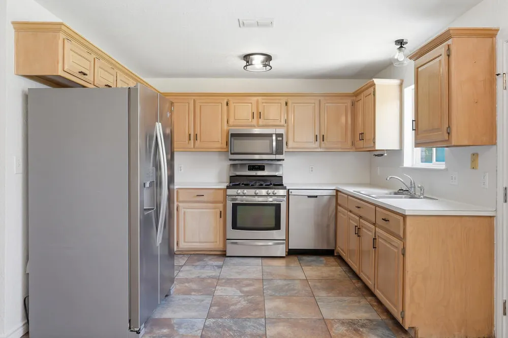 402 Augusta Dr Rockport, TX 78382
