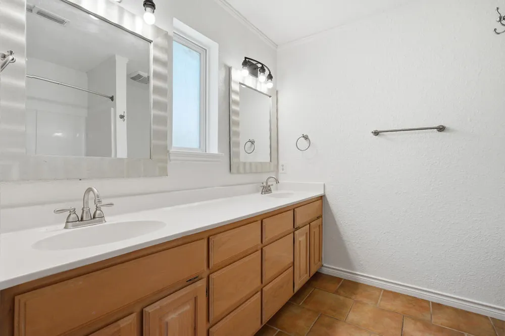 402 Augusta Dr Rockport, TX 78382