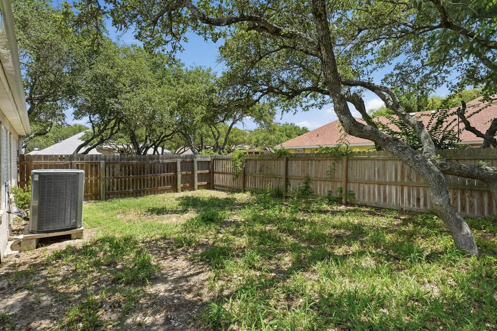 402 Augusta Dr Rockport, TX 78382