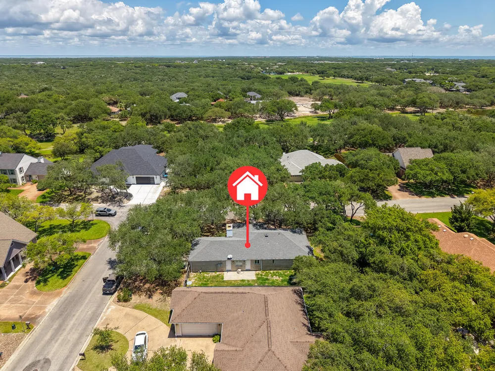 402 Augusta Dr Rockport, TX 78382