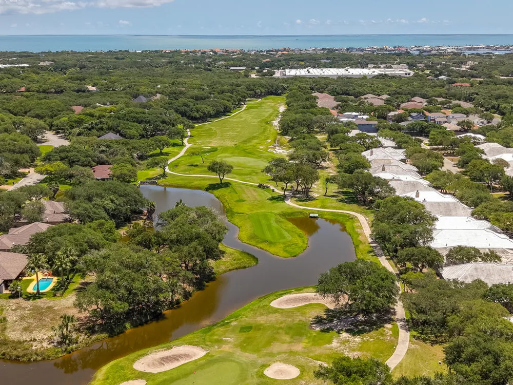 402 Augusta Dr Rockport, TX 78382