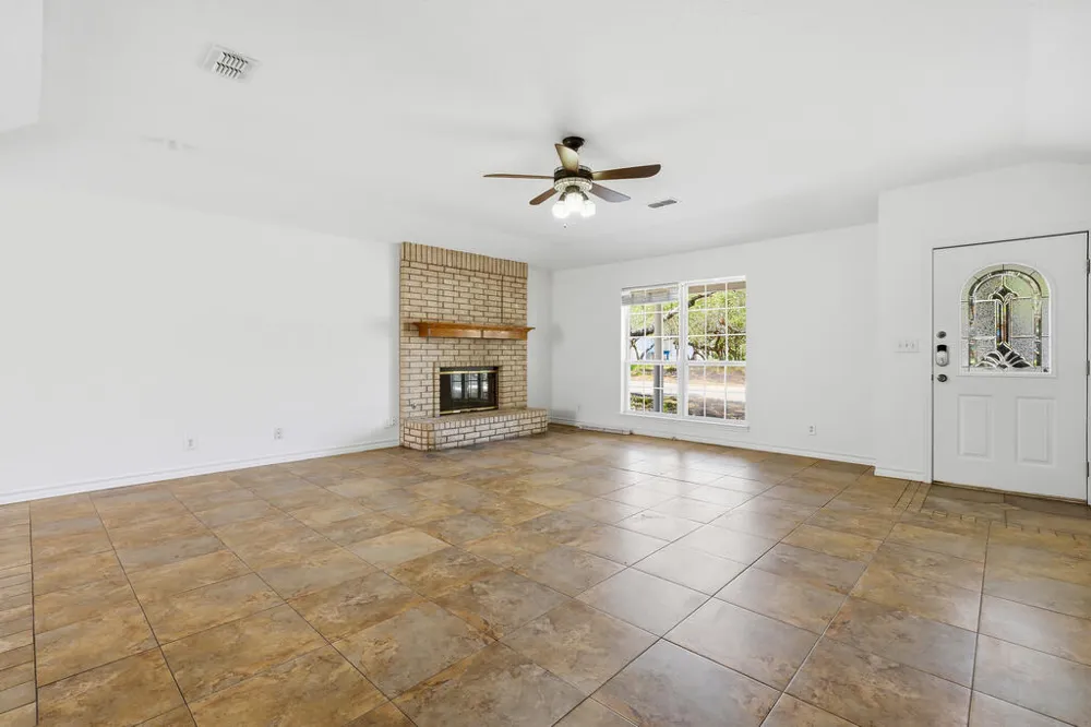 402 Augusta Dr Rockport, TX 78382