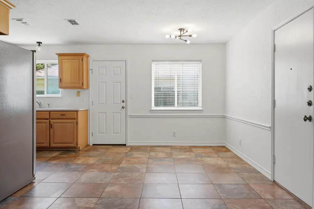402 Augusta Dr Rockport, TX 78382