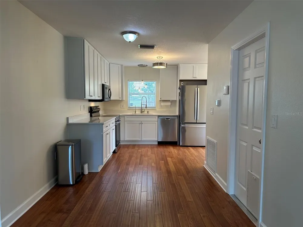 1915 51ST AVENUE E Bradenton, FL 34203