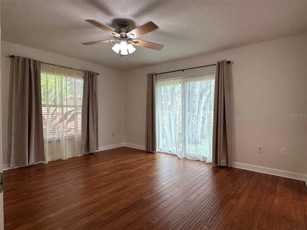 1915 51ST AVENUE E Bradenton, FL 34203