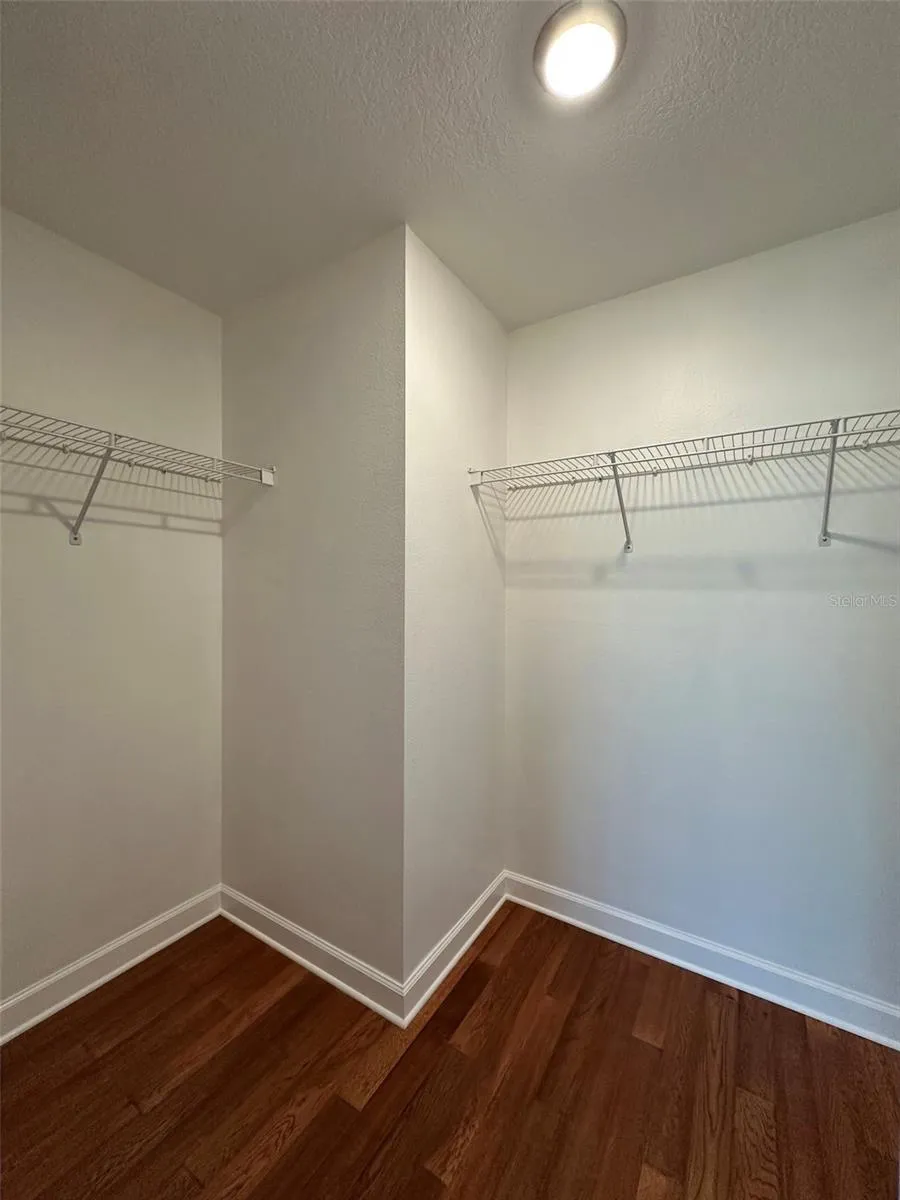 1915 51ST AVENUE E Bradenton, FL 34203