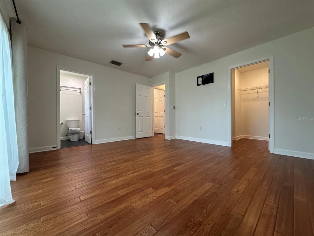 1915 51ST AVENUE E Bradenton, FL 34203
