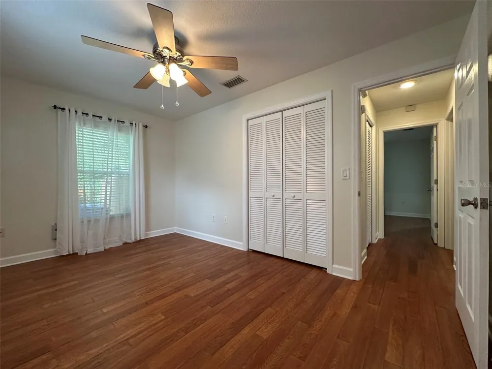 1915 51ST AVENUE E Bradenton, FL 34203