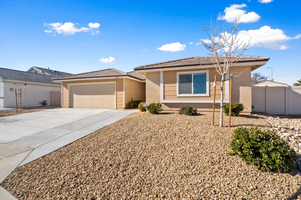 43941 W 59th Street Lancaster, CA 93536