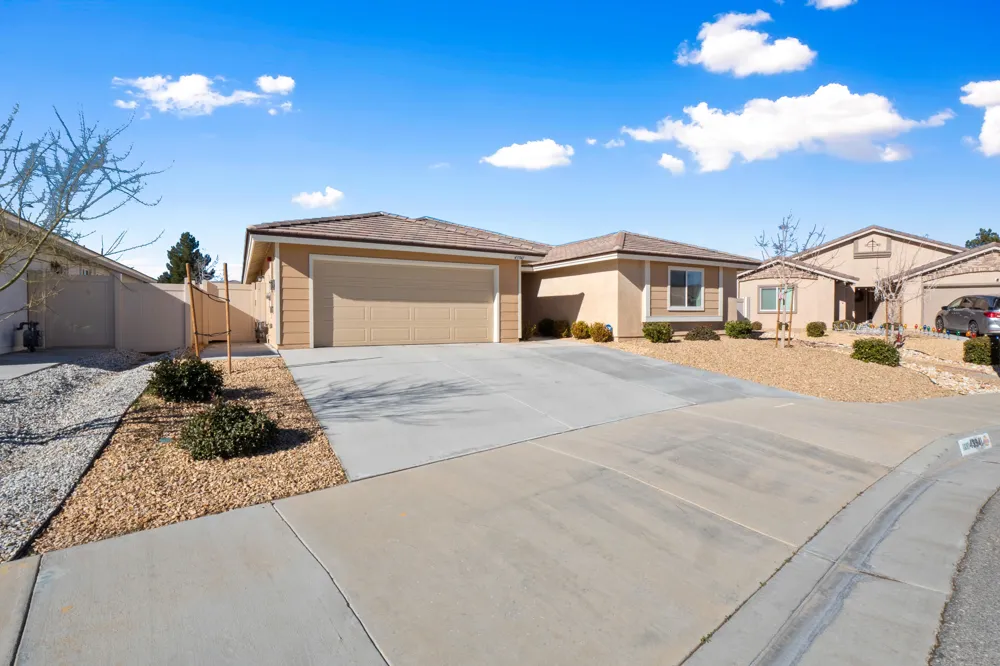 43941 W 59th Street Lancaster, CA 93536
