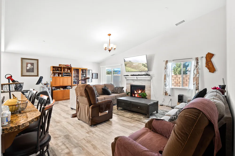 43941 W 59th Street Lancaster, CA 93536