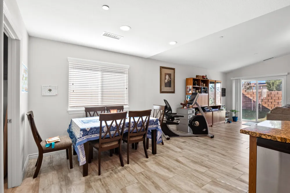 43941 W 59th Street Lancaster, CA 93536