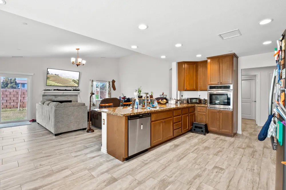 43941 W 59th Street Lancaster, CA 93536