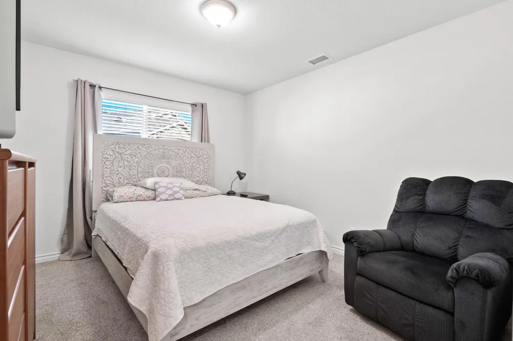 43941 W 59th Street Lancaster, CA 93536