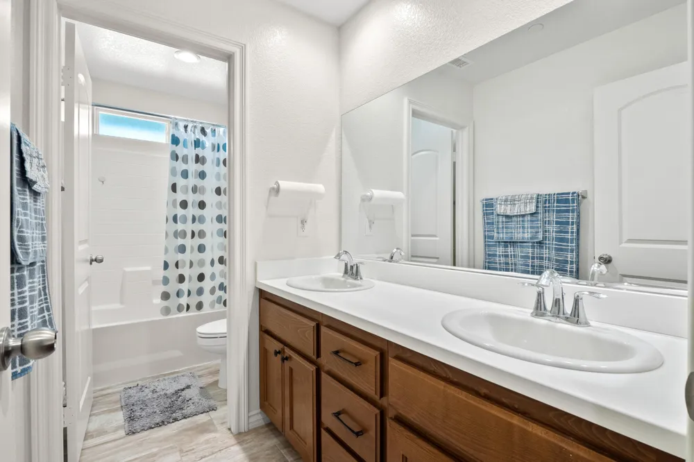 43941 W 59th Street Lancaster, CA 93536