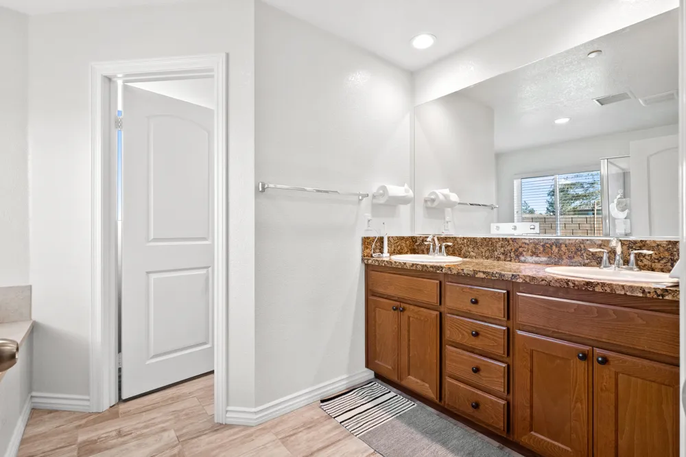 43941 W 59th Street Lancaster, CA 93536
