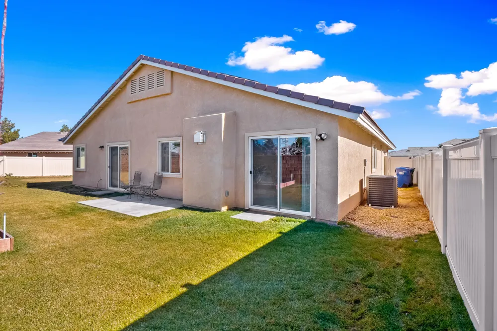 43941 W 59th Street Lancaster, CA 93536